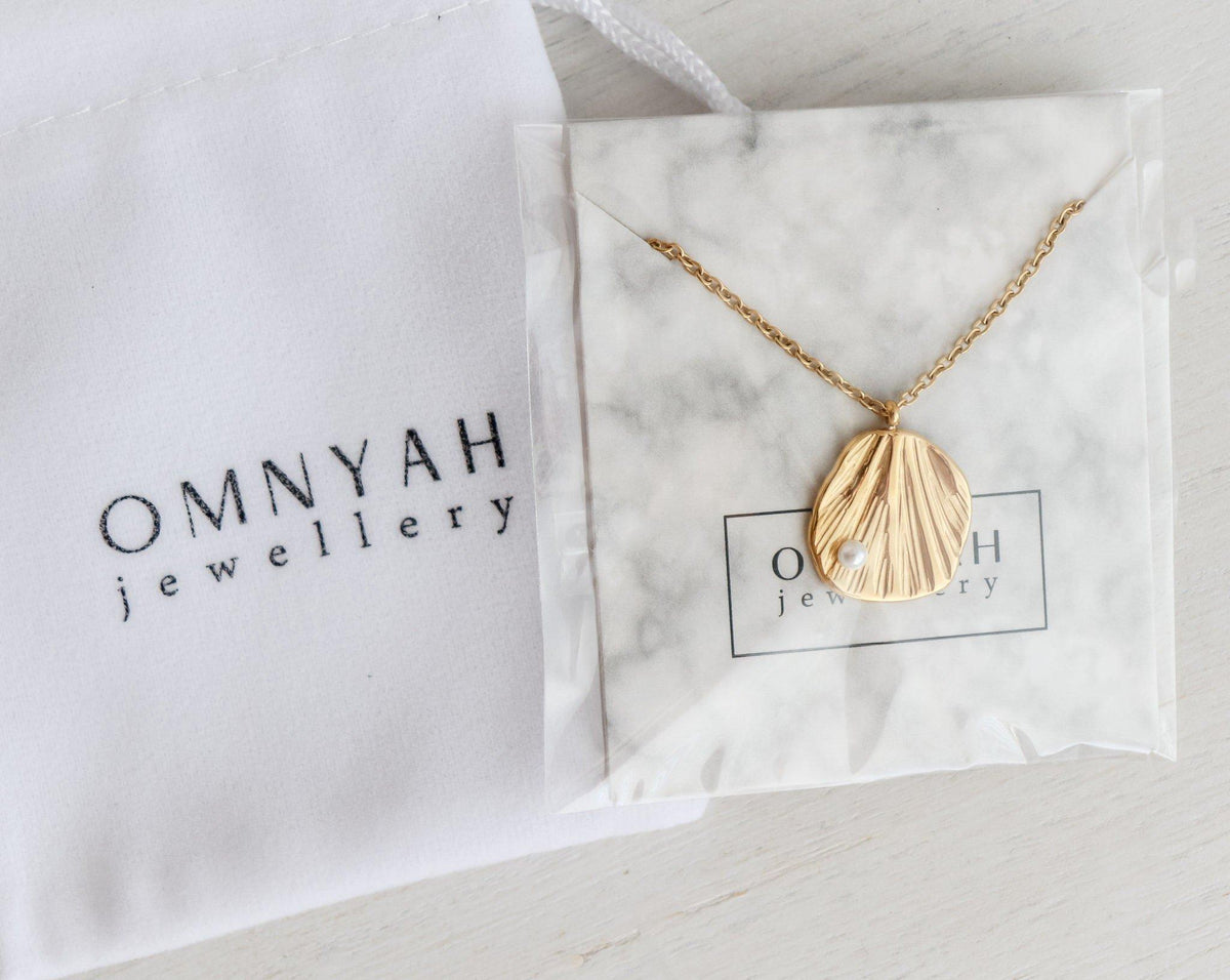 Seashell Pearl Necklace