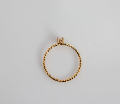 Solitaire Twist Band Ring