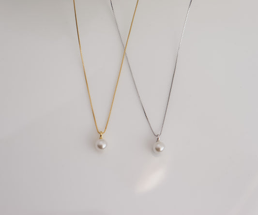 Solitaire Pearl Necklace