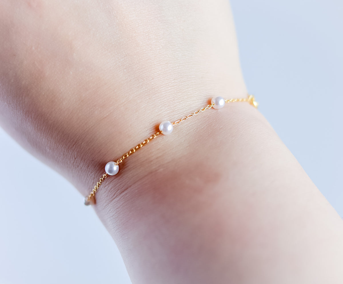 Circle Pearl Bracelet