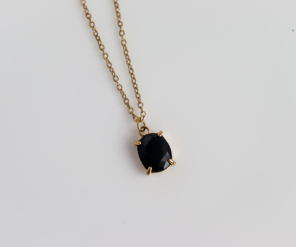 Black Pendant Necklace I Statement Black Enamel I Delicate Layering I Minimalist Wedding Jewelry I Bridal Shower Gift I Oval Onyx Necklace