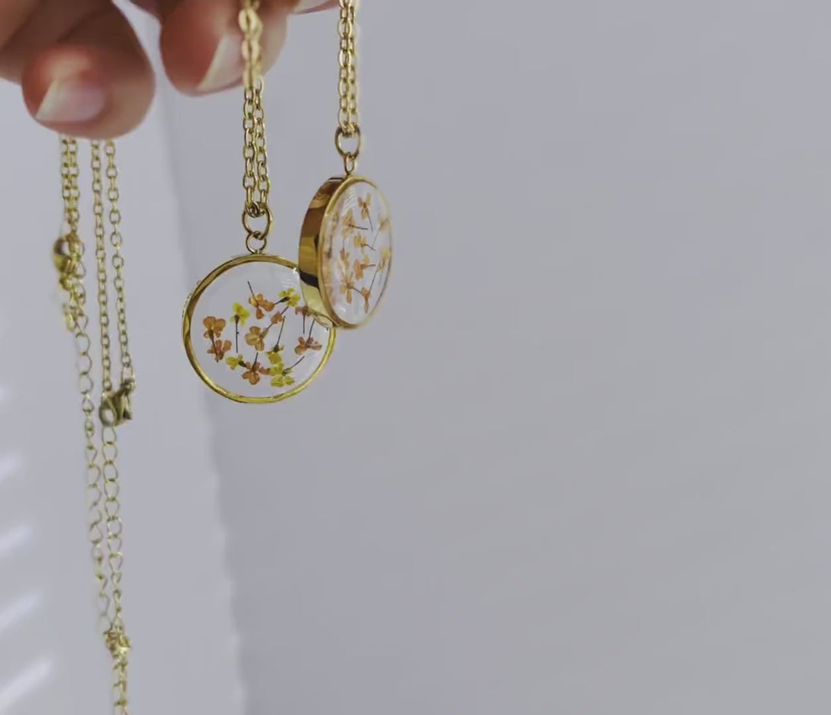 Mini Pressed Birth Month Flower Necklace | Dainty Birth Flower I Birth Month Necklace I Round Pedant I Flower Necklace, Flower Birth Month
