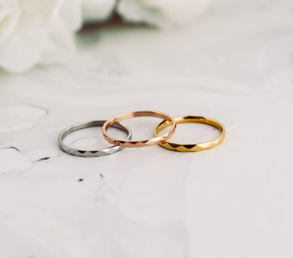 Med Geometric Ring Band