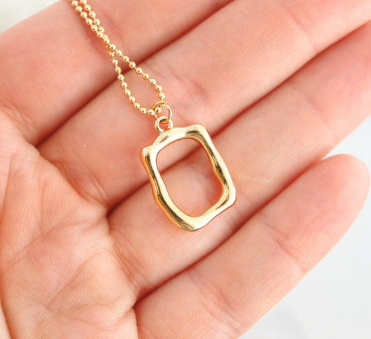 Irregular Rectangle Necklace