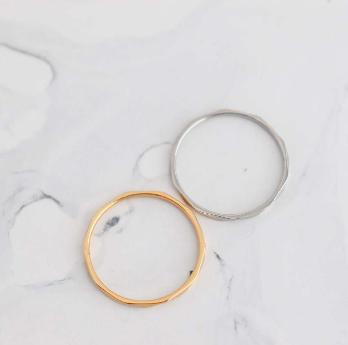 Thin Geometric Ring Band