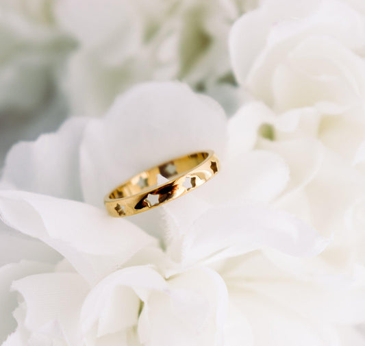 Star Cutout Ring