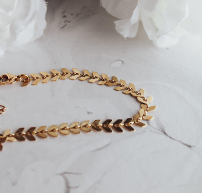 Fluttering Arrow Chain Bracelet
